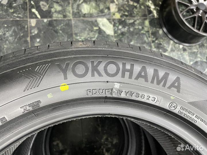 Yokohama Advan dB V552 225/55 R17 97W