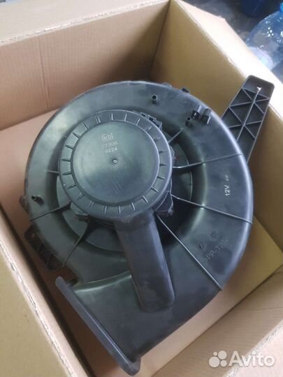 Мотор печки skoda Fabia