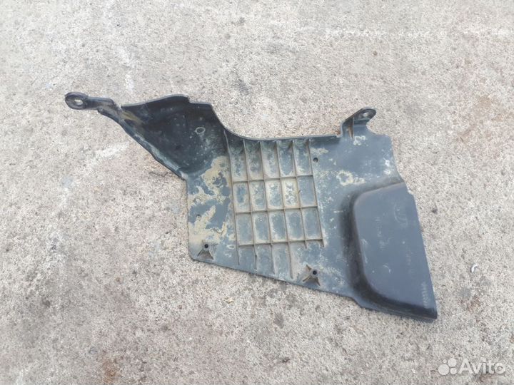 Пыльник двигателя боковой левый LADA Granta