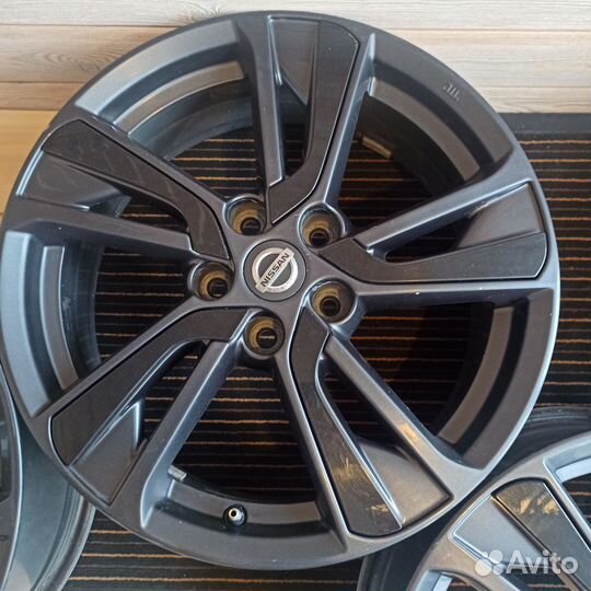 Литые диски r 18 5 114 3 Nissan Juke original