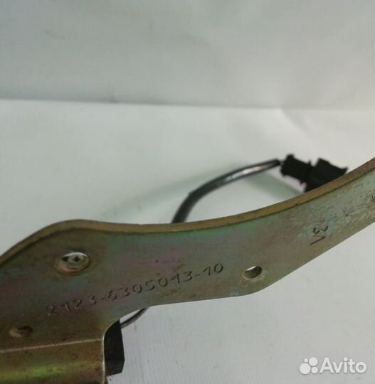 Замок двери Chevrolet Niva 2011 з/л