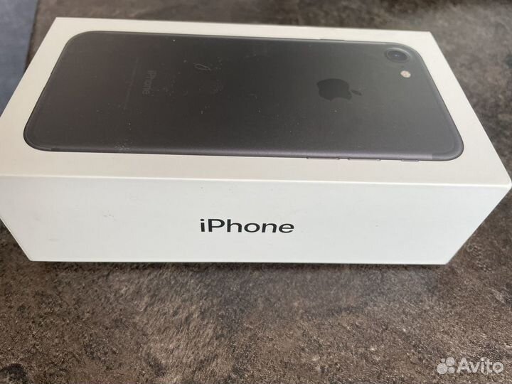 Коробка от iPhone 7