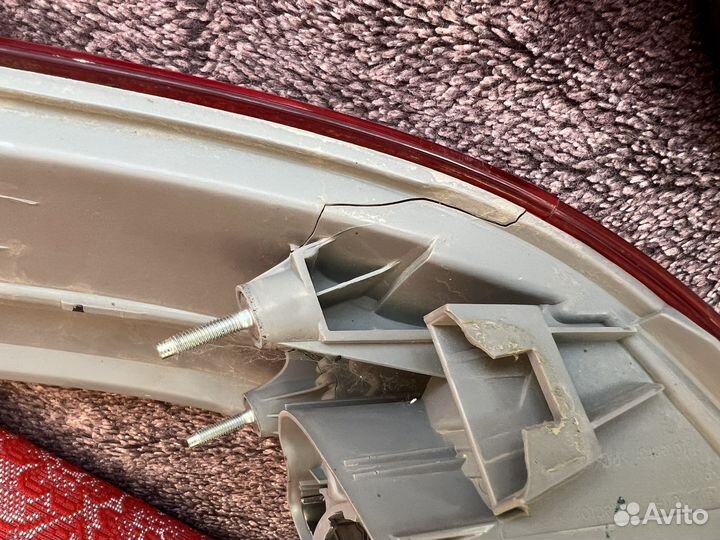 Фонарь задний левый камри 40