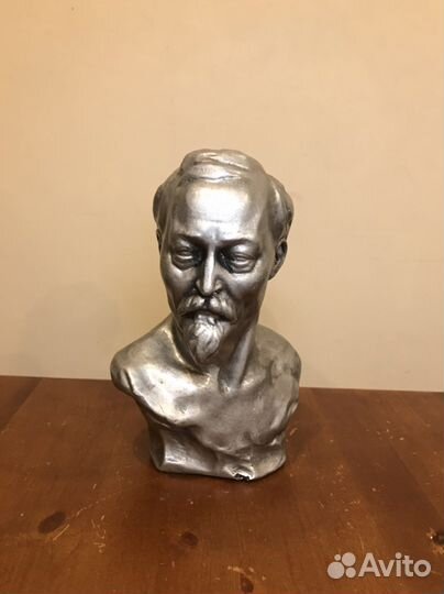 Бюст Дзержинского