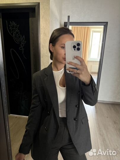 Новый брючный костюм S
