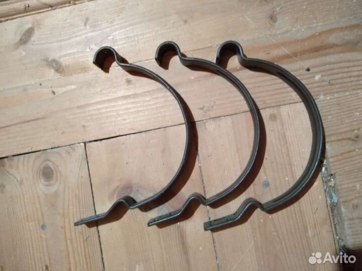 Крюк для желоба