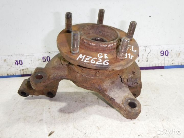 Кулак передний левый Mazda 626 GE