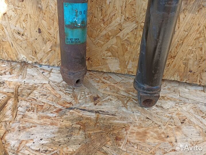 Стойка передняя Mercedes Smart