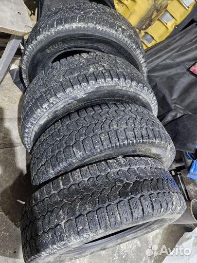 Yokohama IceGuard Stud IG65 215/65 R16