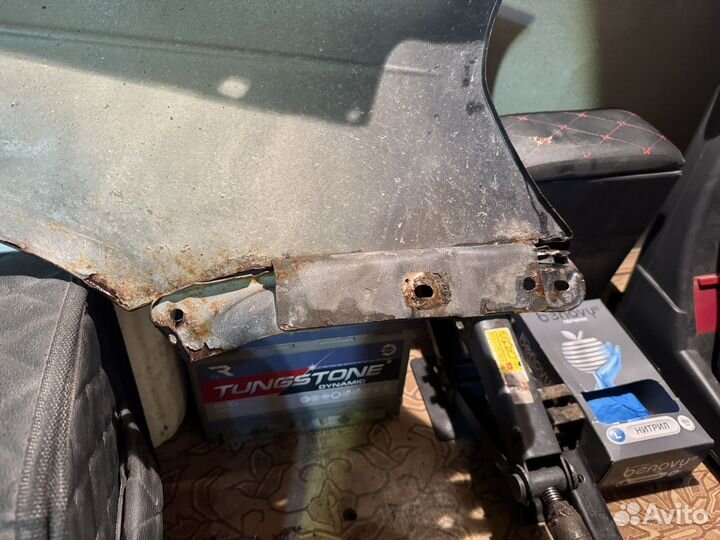 Крыло переднее левое priora космос