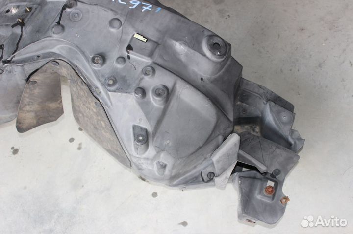 Подкрылок передний левый Lincoln Town Car 2 97г