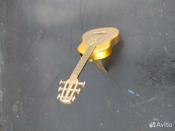 Сувенир гитара