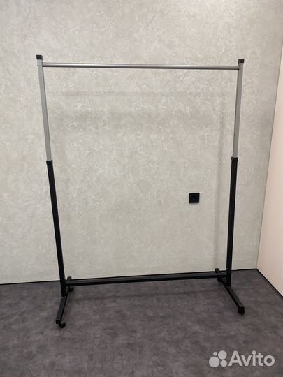 Вешалка напольная металлическая
