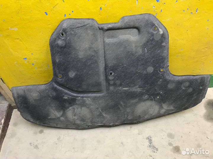 Шумоизоляция капота Mercedes Benz GLC