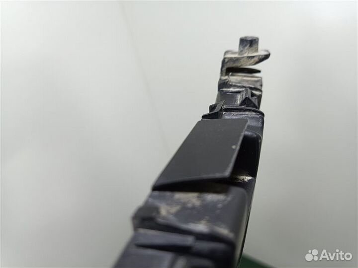 Кронштейн бампера задний правый Renault Fluence