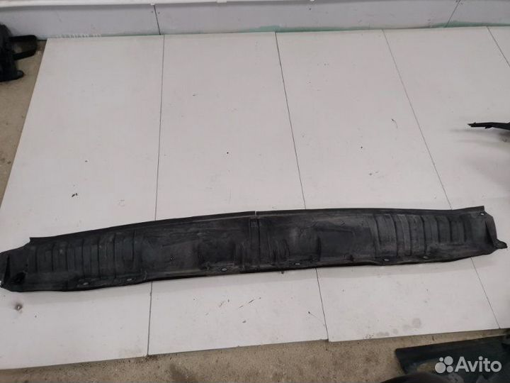 Водосток передний Renault Fluence 1 седан K4M 838