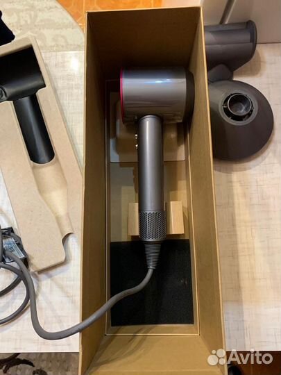 Фен Dyson Supersonic HD 08