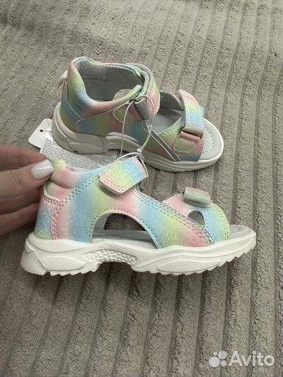 Босоножки для девочки новые