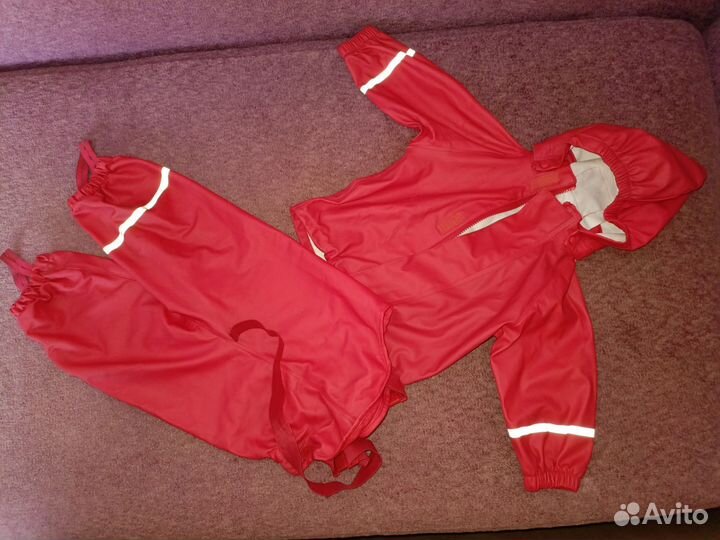 Прорезиненный костюм 80 на девочку