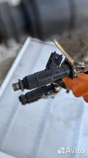 Ford Mondeo 3 2.0 форсунка топливная рампа