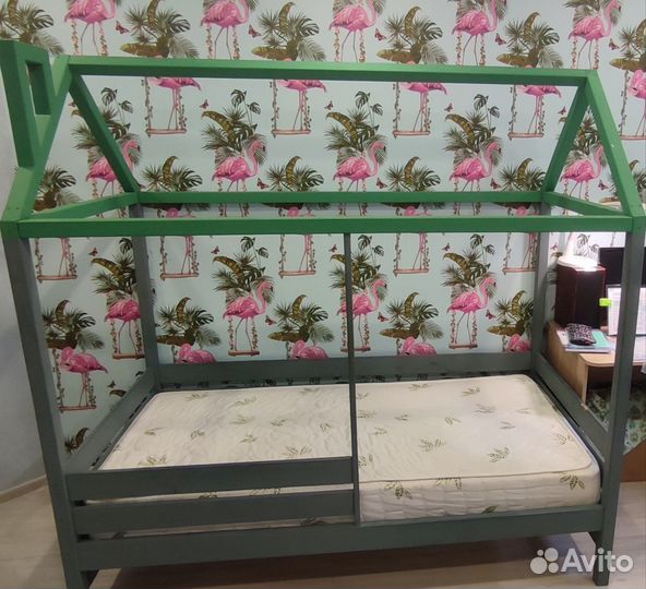 Детская кровать домик с матрасом