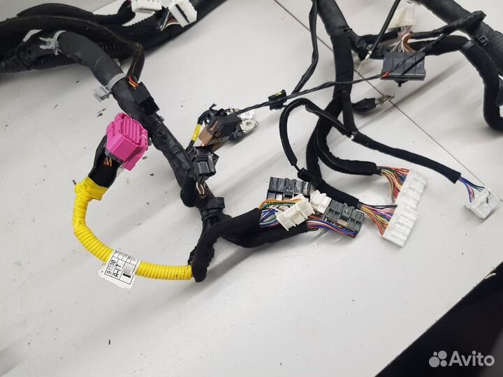 Электропроводка под торпедо (Hyundai Sonata)