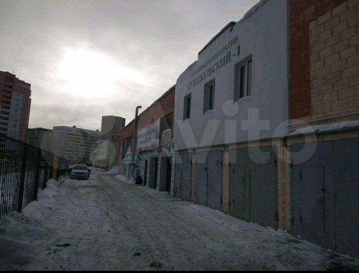 Гараж, > 30 м²