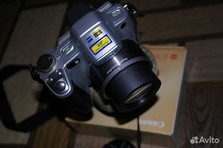 Компактный цифровой фотоаппарат Sony DSC-H50