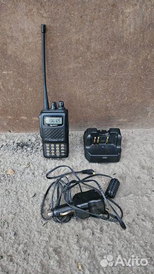 Радиостанция Yaesu FT-60R