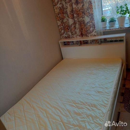 Кровать с матрасом бу