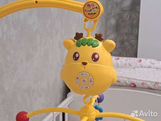 Детский мобиль в кроватку электрический