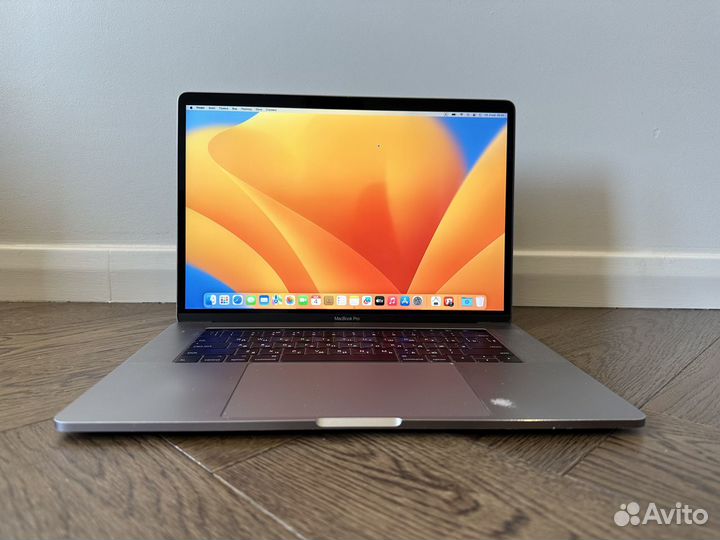 Apple MacBook Pro 15 2017/ 16/512/ Radeon Pro 555