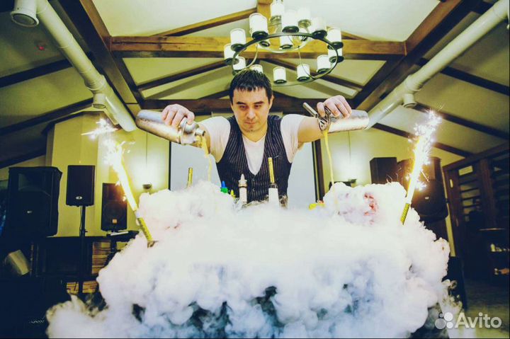 Бармен шоу/Пирамида Шампанского