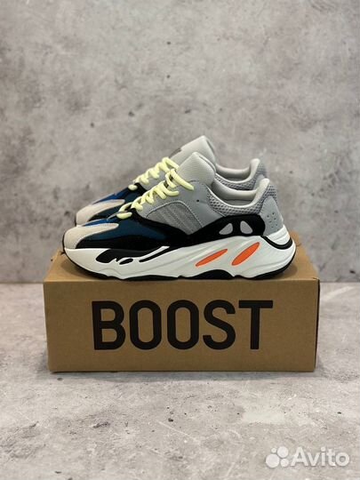 Кроссовки Adidas Yeezy Boost 700 v2