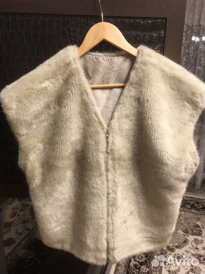 Меховая жилетка