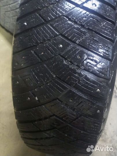 Goodyear Ultra Grip Ice Arctic 2 SUV 235/65 R17