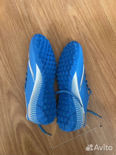 Футбольные бутсы, шиповки