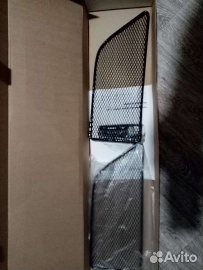 Рамка радиатора защитная Suzuki SX4