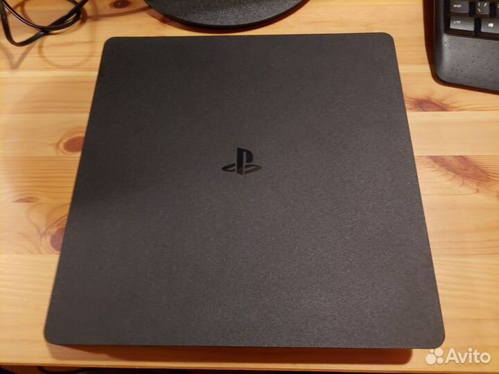 Sony playstation 4 slim 1tb + 3 игры