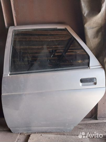 Задняя левая дверь на LADA 2112
