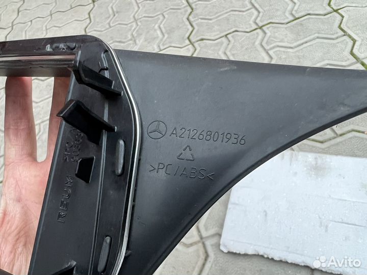 Рамка монитора W212 рестайлинг