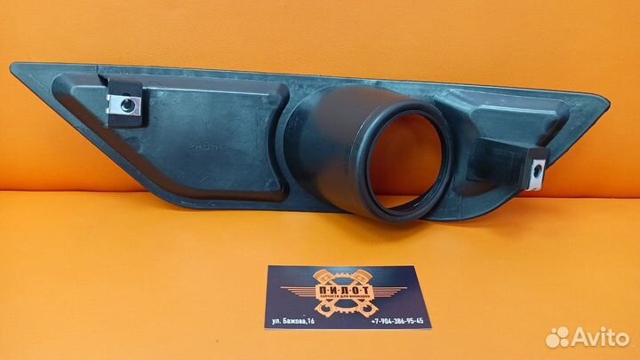 Рамка противотуманой фары правая Nexia E3120121