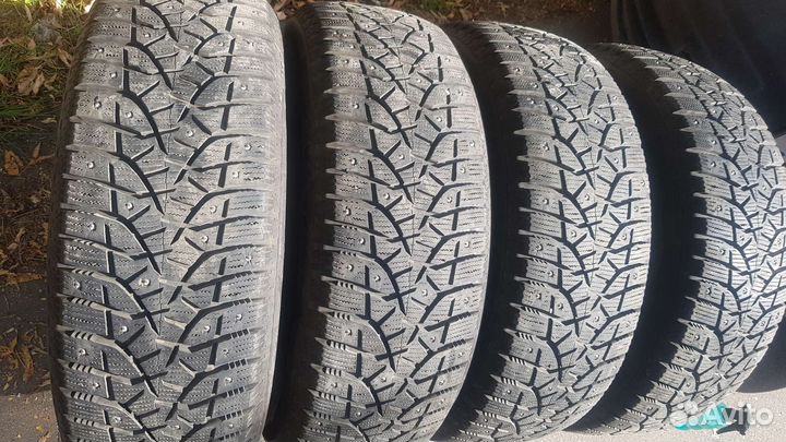 Bridgestone Blizzak Spike-02 225/55 R19