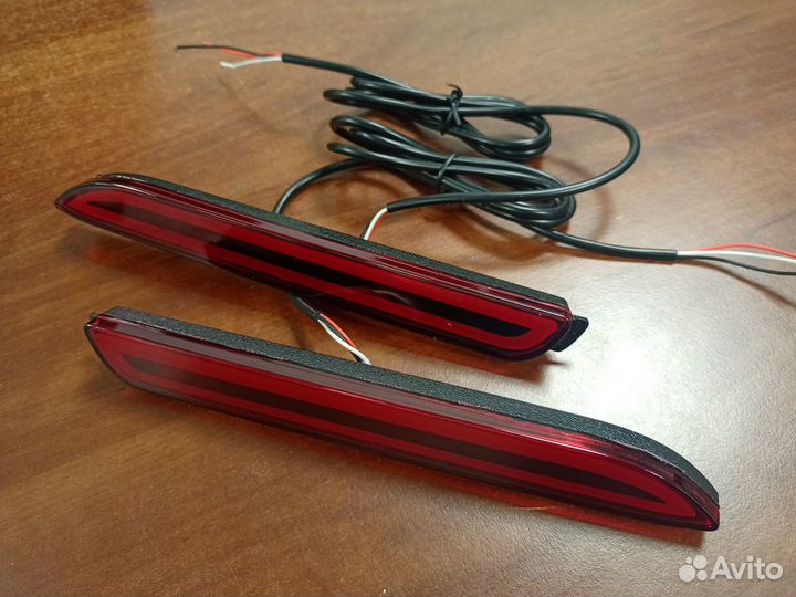 Светодиодные отражатели в задний бампер Toyota