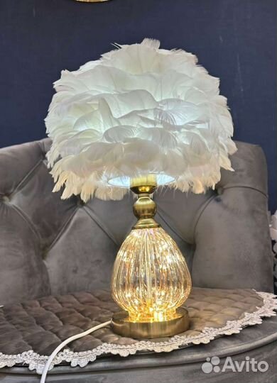 Светильник с перьями, светильник настольный