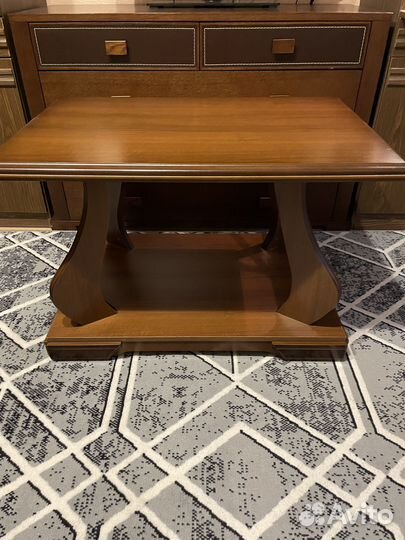 Журнальный столик