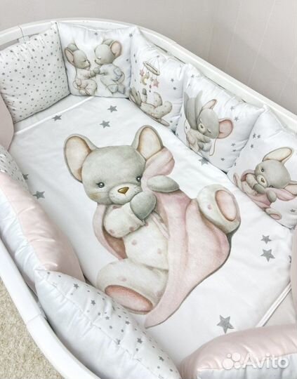 Комплект подушек в кроватку