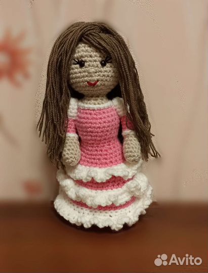 Вязаная кукла ручной работы