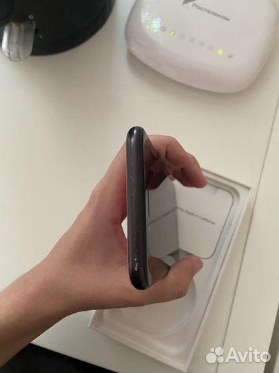 iPhone SE (2020), 64 ГБ