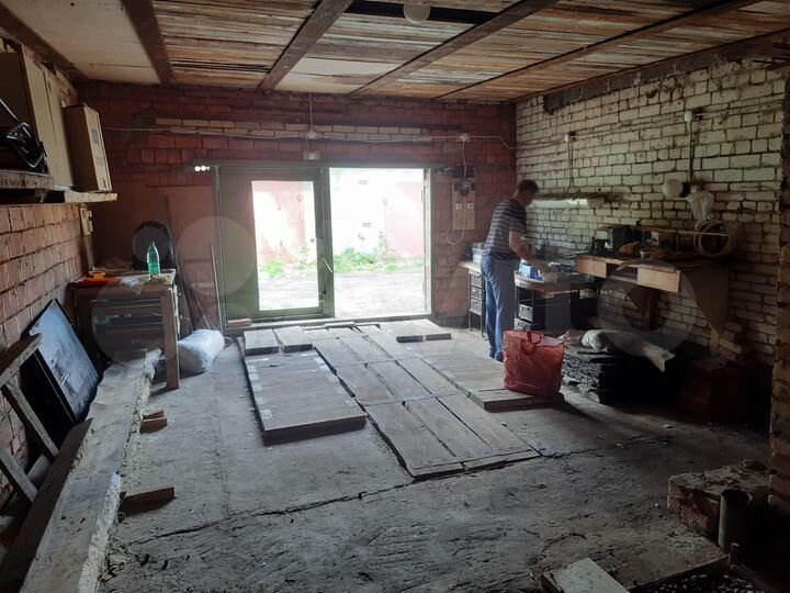 Гараж, > 30 м²